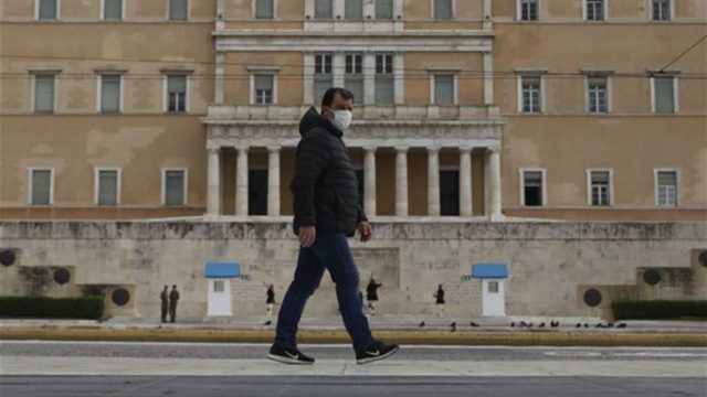 Κορωνοϊός: Αρχίζουν να ανεβαίνουν επικίνδυνα οι διασωληνωμένοι – Πρόβλημα στο σύστημα υγείας