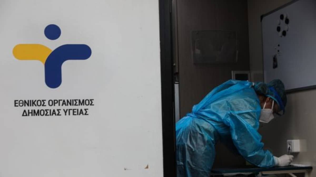 Κορωνοϊός: «Βράζουν» Αττική και Θεσσαλονίκη – Αναλυτικά η κατανομή των κρουσμάτων