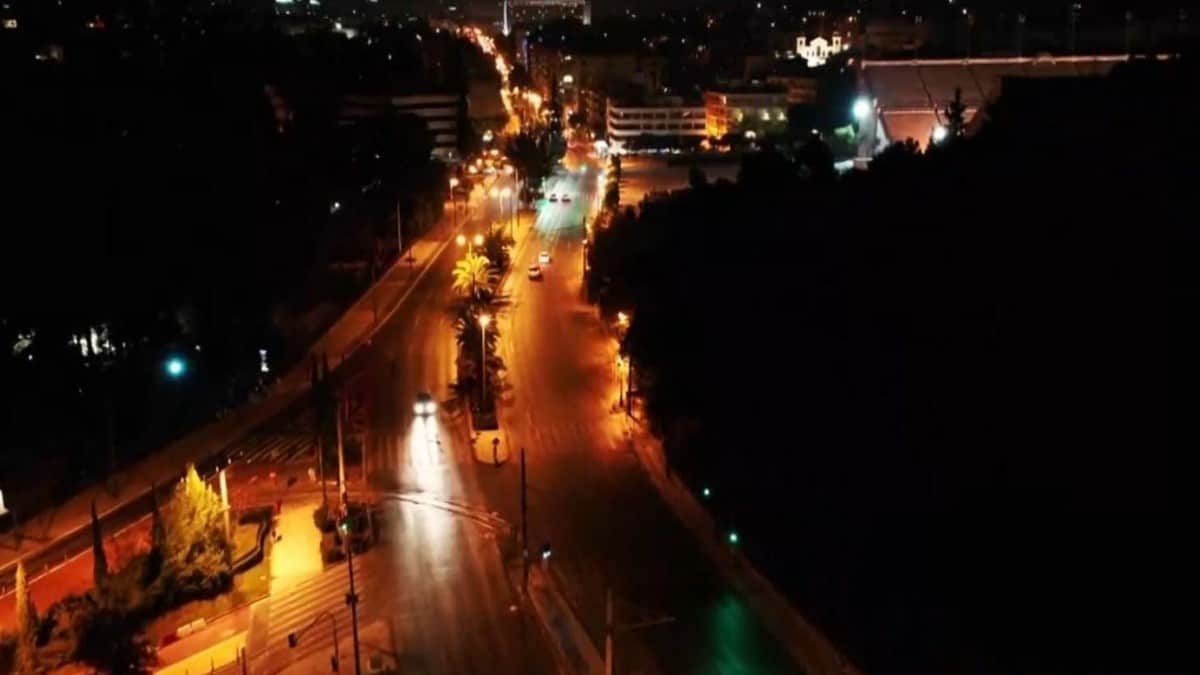 Κορωνοϊός-Lockdown: «Νεκρές» πόλεις Αθήνα και Θεσσαλονίκη – Μπλόκα και αυστηροί έλεγχοι (Video)