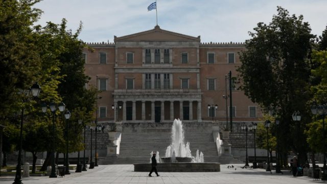 “Βόμβα” για τον κορωνοϊό: “Δεν αποκλείεται ολικό lockdown”