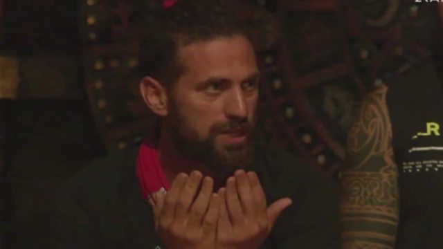 Survivor 4: Ύπουλος ο Κώστας – Στα δύσκολα δείχνει την πραγματική του εικόνα – “Σταυρώνει” τους φίλους και οργανώνει ψηφοφορίες