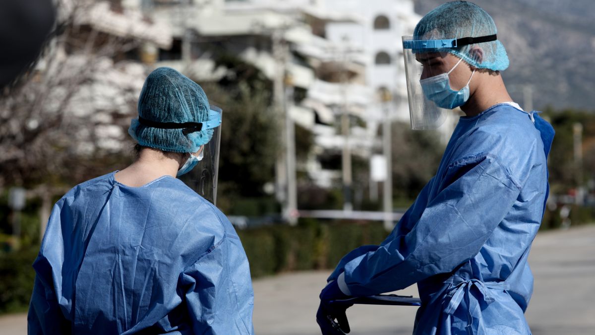 Κορωνοϊός: Καμία υποχώρηση στην Αττική – “Έκρηξη” κρουσμάτων στη Θεσσαλονίκη