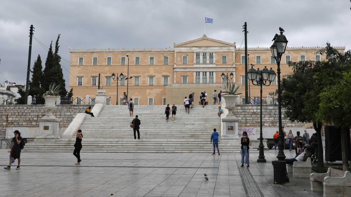 Κορωνοϊός: “Φλέγεται” η Αττική – Ακολουθεί τα χνάρια της η Θεσσαλονίκη