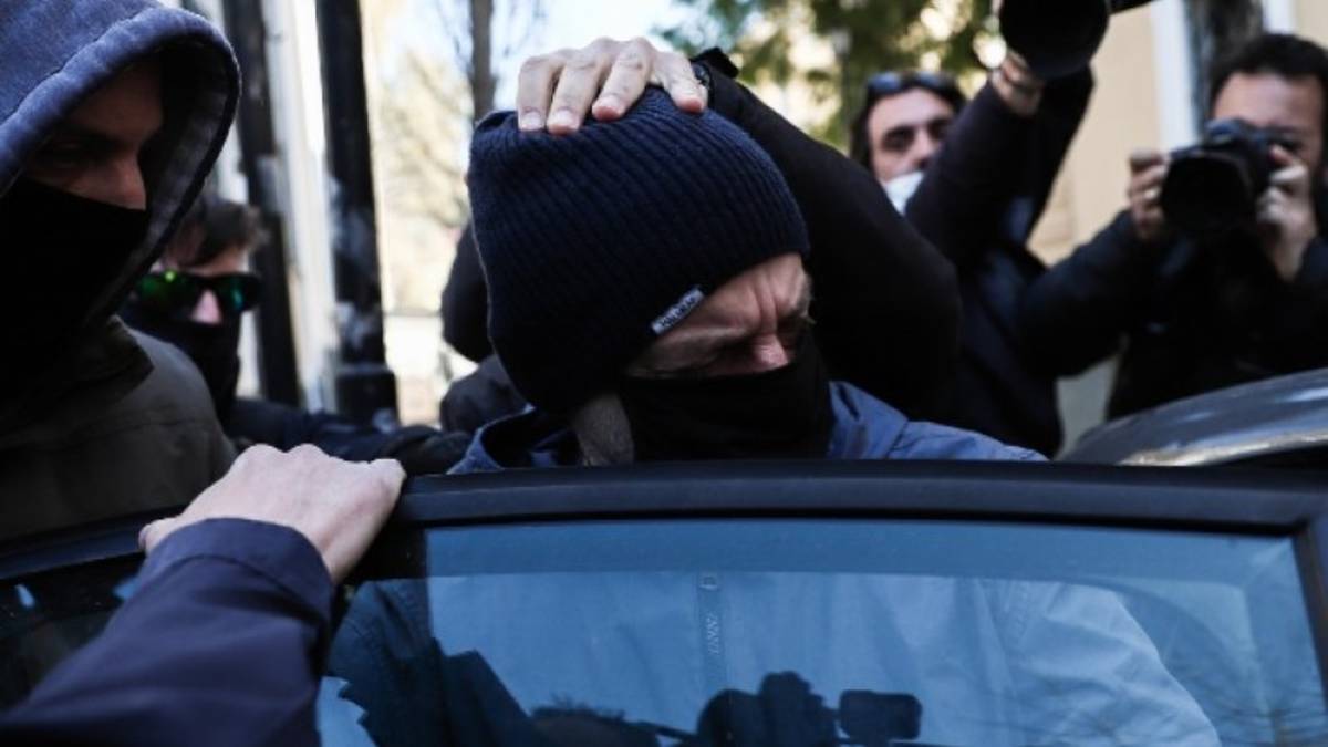 Δημήτρης Λιγνάδης: Αυτό είναι το κελί του ηθοποιού – Τα πρώτα του λόγια στον διεθυντή των φυλακών Τρίπολης