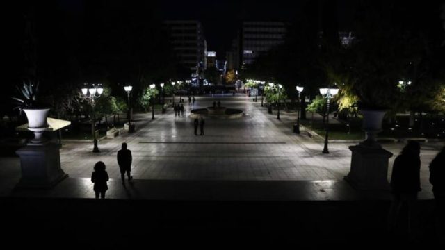 Κορωνοϊός: Συναγερμός από τους λοιμωξιολόγους – «Δεν αποκλείεται πιο αυστηρό lockdown!» (Video)
