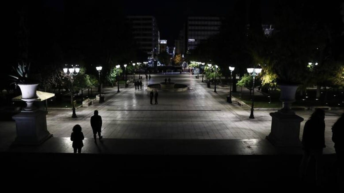 Κορωνοϊός: Συναγερμός από τους λοιμωξιολόγους – «Δεν αποκλείεται πιο αυστηρό lockdown!» (Video)