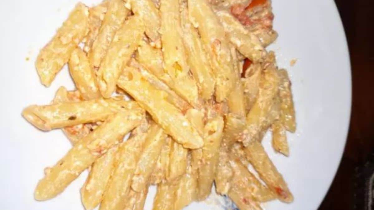 Μακαρόνια με φέτα και ντοματίνια