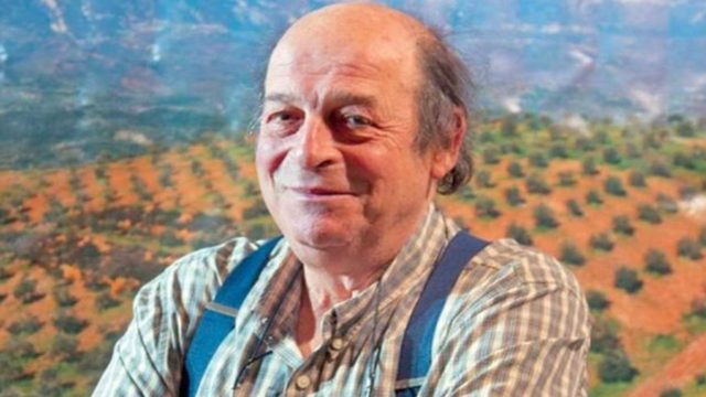 Μανούσος Μανουσάκης: «Με παρενόχλησαν δύο κοπέλες – Μου είπαν να πάω στο σπίτι τους»