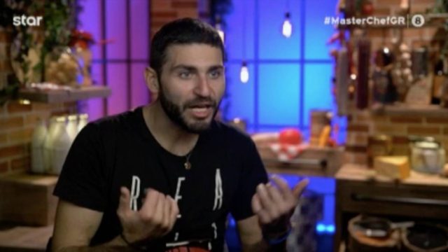 MasterChef 5: Αντί να μαγειρεύει… ασχολιόταν με τα σχόλια των συμπαικτών του