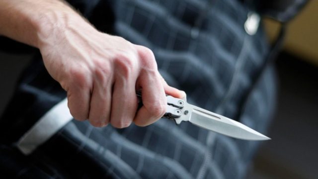 Θρίλερ στη Θεσσαλονίκη: Άγνωστοι μαχαίρωσαν ζευγάρι στο κέντρο της πόλης