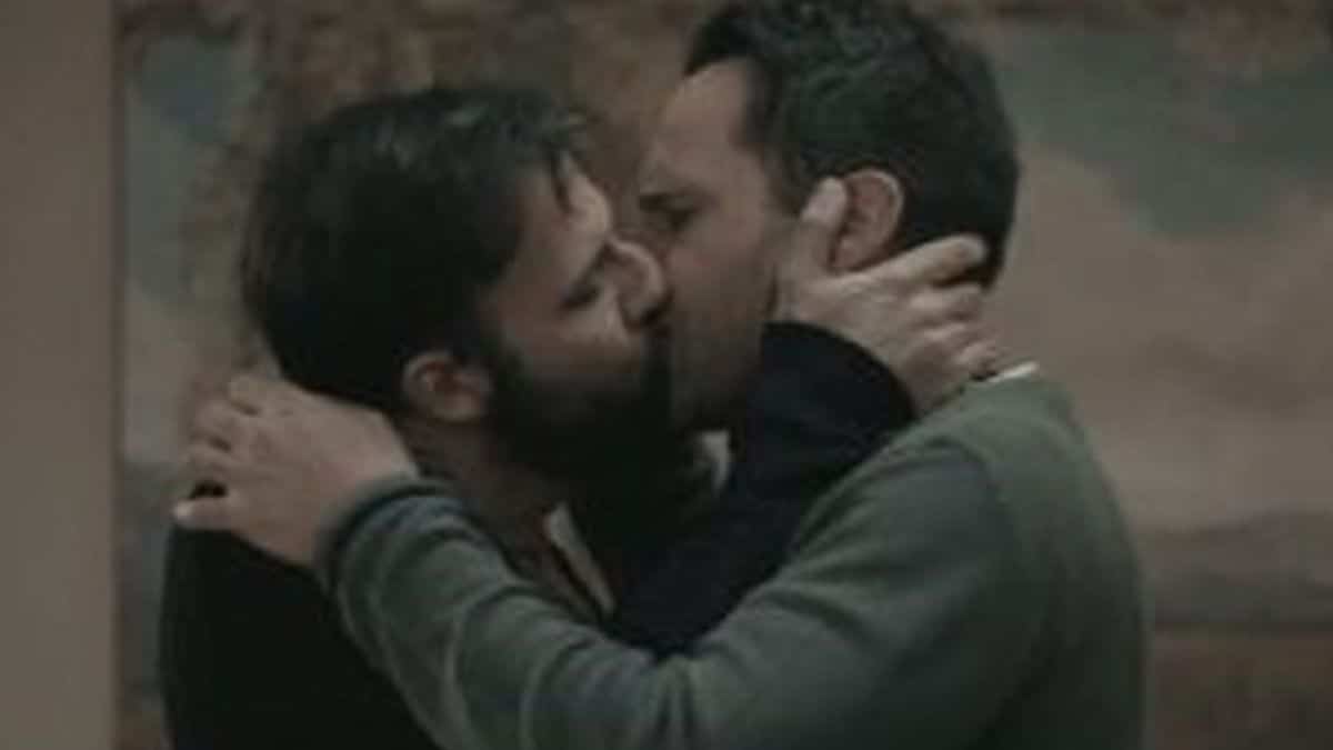 Το gay φίλι με πρωταγωνιστή τον Μέμο Μπεγνή που έχει διχάσει την κυπριακή τηλεόραση!