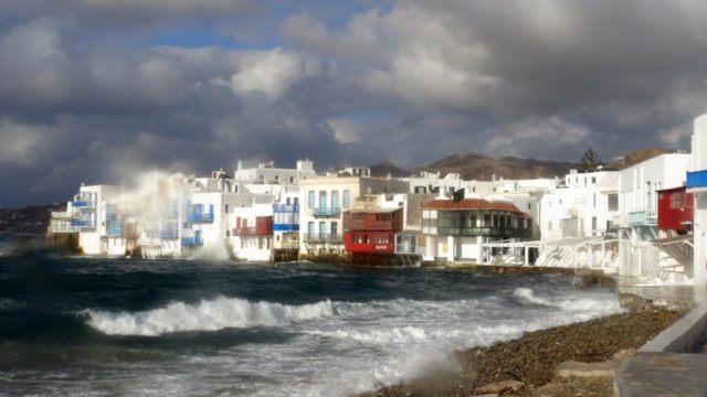 Η φωτογραφία της ημέρας: Στην… χειμωνιάτικη Μύκονο!