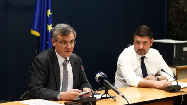 Αναθεωρεί ο Χαρδαλιάς: Έρχονται νέα, σκληρότερα μέτρα λόγω ακραίου συνωστισμού