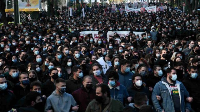 Πανεκπαιδευτικό συλλαλητήριο: Στους δρόμους οι φοιτητές – Κλειστή η Πανεπιστημίου