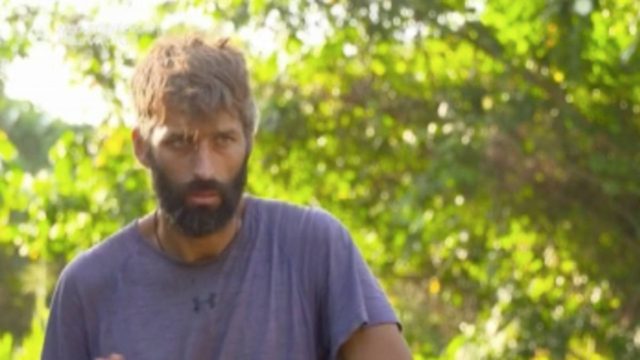 Survivor 4: Η νίκη του Μακρόπουλου… έτσουξε τον Παππά – Έδειξε στην κάμερα την ενόχλησή του