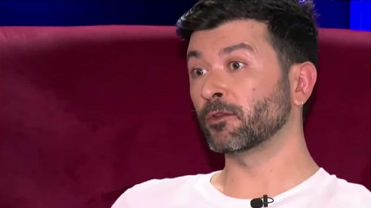 «Ήμουν 15 ετών και με κακοποιούσε επί 4 χρόνια» – Καταγγελία «φωτιά» για γνωστό θεατράνθρωπο