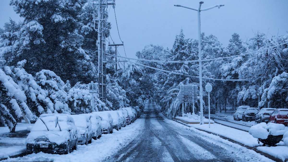 Κακοκαιρία “Μήδεια”: Πότε θα γίνει η πλήρης αποκατάσταση της ηλεκτροδότησης σε όλη την Αττική