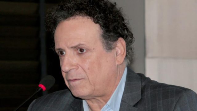“Έξαλλος” ο Χάρης Ρώμας με τις καταγγελίες: “Είναι πρόστυχο, σιχαμερό και χυδαίο να με…” (video)