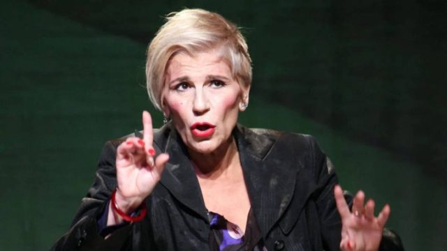 Πυρ και μανία η Χρύσα Ρώπα: «Τα καθάρματα πρέπει να φοβούνται…»