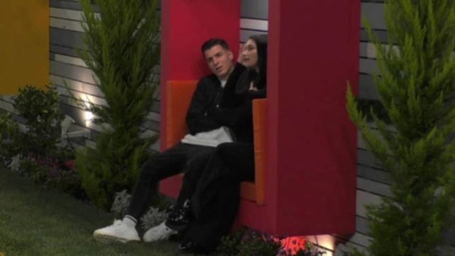 House of Fame: Πριν καν μπουν στο σπίτι… άρχισαν να φλερτάρουν – Αυτό είναι το πρώτο ζευγαράκι