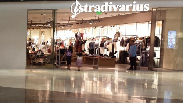 Stradivarius: Δερμάτινο παντελόνι σε εκπληκτική τιμή – Προλάβετε πριν βγει sold out