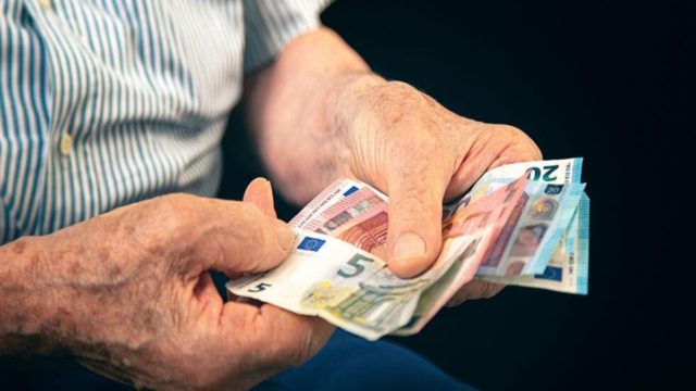 Συντάξεις: Τα τρία βήματα που θα γίνει η χορήγηση τους – Τι θα γίνει με τις αιτήσεις