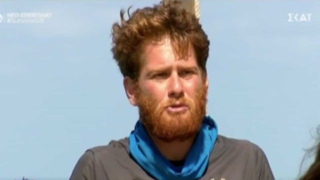 Survivor 4: Γελοία στάση του Τζέιμς – Αυτός που παρατούσε τα αγωνίσματα ατομικής ασυλίας κούνησε το δάχτυλο στην Ελευθερίου