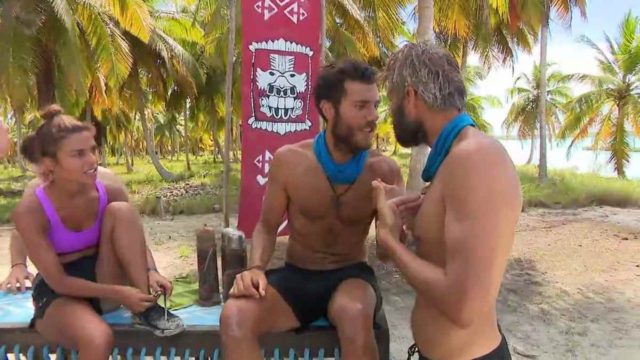 Survivor 4: «Ξεσπάθωσε» για τον καβγά Μπάρτζη-Παππά το Twitter – «Ο ξεβαφομαλλιάς και ο μπιχλομπλουζάκιας»