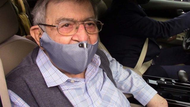 Ο τέως βασιλιάς Κωνσταντίνος εμβολιάστηκε στο Ναύπλιο (Video)