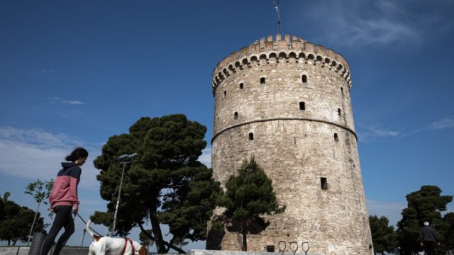 Η φωτογραφία της ημέρας: Βόλτα στον λευκό Πύργο!