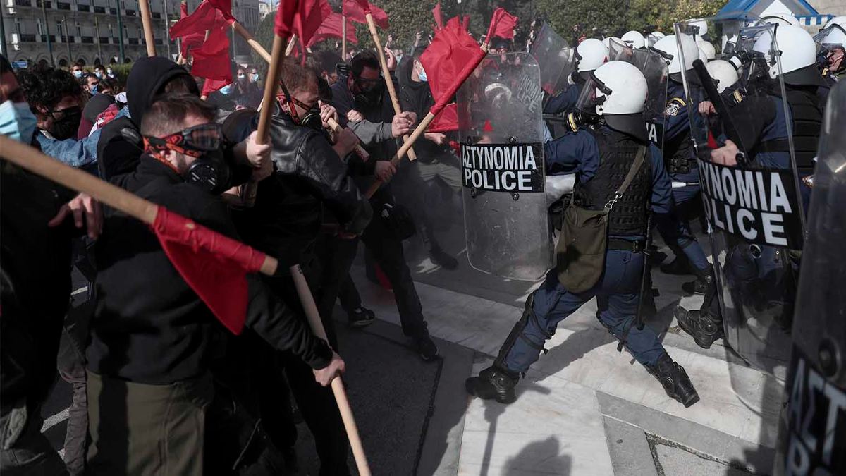 Χάος στη Θεσσαλονίκη: Πλήθος προσαγωγών στο πανεκπαιδευτικό συλλαλητήριο