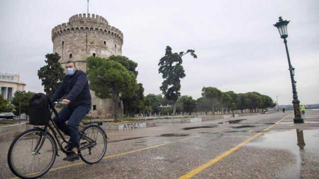 Κορωνοϊός: ‘Έκρηξη” του ιικού φορτίου στα λύματα της Θεσσαλονίκης