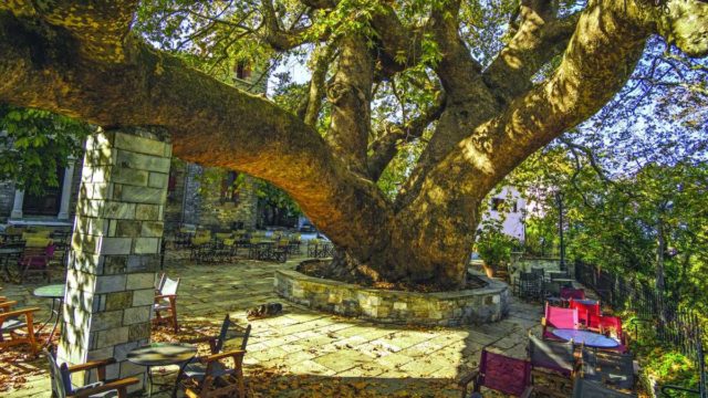 4 χωριά της Ελλάδας που συνδυάζουν βουνό και θάλασσα!
