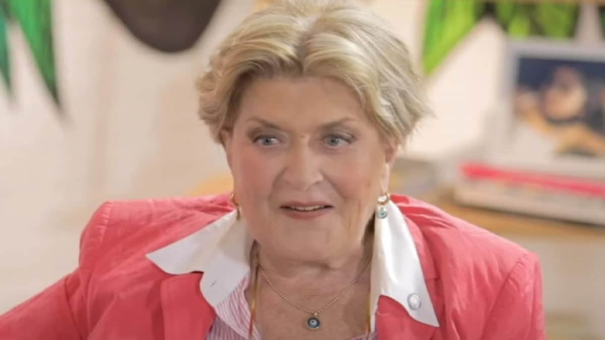 Βάσια Τριφύλλη: «Πάγωσαν» στον αέρα του «Έλα χαμογέλα» – «Θέλω να κλείσω! Δεν αισθάνομαι καλά» (Video)