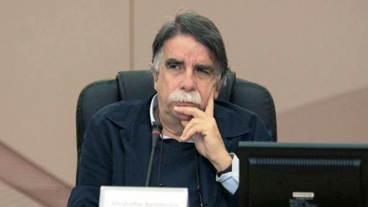 Κορωνοϊός: «Κόλαφος» ο Βατόπουλος: «Κλείσιμο σχολείων, lockdown και νέα απαγόρευση κυκλοφορίας»
