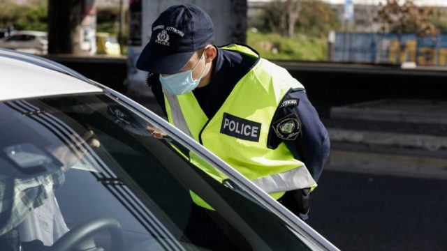Lockdown: Τι θα γίνει με τις βεβαιώσεις μετακίνησης των εργαζόμενων – Πως θα τις εκδώσουν