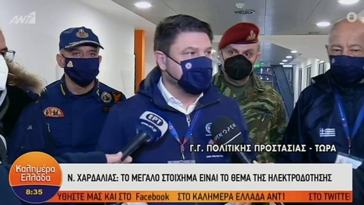 Αγώνας δρόμου για την αποκατάσταση ρεύματος και νερού