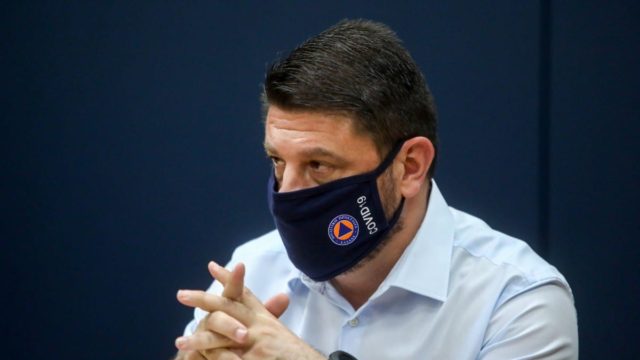 Κορωνοϊός: Δείτε live τις ανακοινώσεις για τα νέα μέτρα από τον Νίκο Χαρδαλιά – Τι θα γίνει με την απαγόρευση κυκλοφορίας (video)