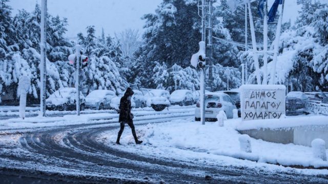 Κακοκαιρία «Μήδεια»: Μέχρι πότε θα χιονίζει στην Αττική