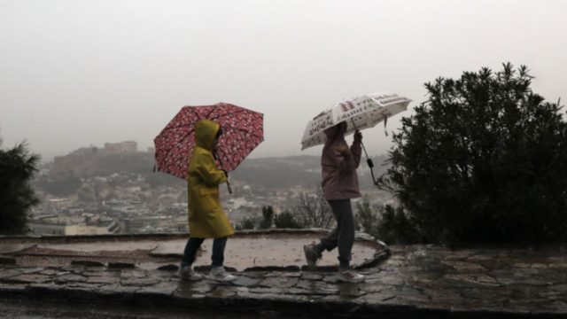 Καιρός σήμερα: Βροχές σε όλη τη χώρα – Πού θα επικρατήσει έντονη κακοκαιρία;