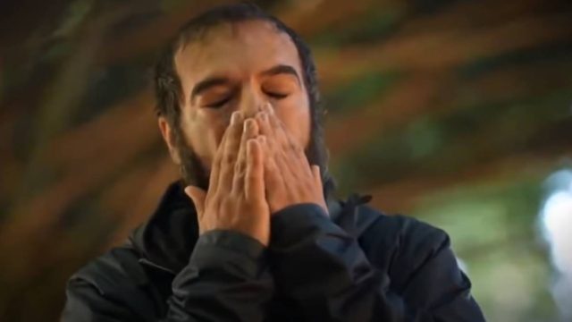 Survivor trailer 22/03: Εμφύλιος στη κόκκινη ομάδα για το αν πρέπει να κερδίσουν την ασυλία – Ξανά στο στόχαστρο ο Τριαντάφυλλος