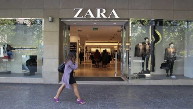 Φρενίτιδα στα ZARA με αυτό το φόρεμα – “Τρέξτε” να προλάβετε