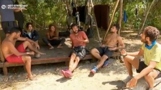 Survivor 4: Επίθεση της μπλε ομάδας ο Τζέιμς – «Το παρεάκι έχει κλονιστεί»