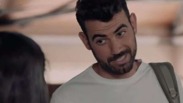 Γάμος “έκπληξη” στις 8 Λέξεις!