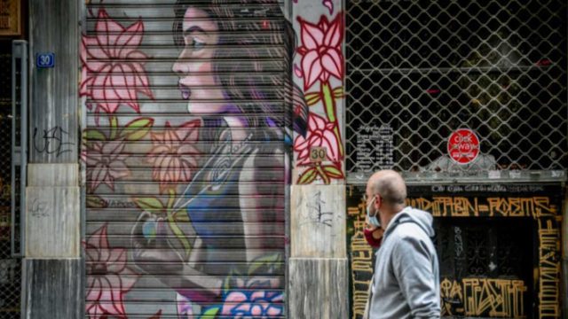 Lockdown: Όλα τα σενάρια για το άνοιγμα σε λιανεμπόριο, εστίαση και σχολεία
