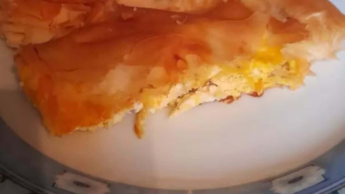 Απλή και παραδοσιακή τυρόπιτα!