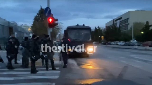 Σε εξέλιξη επιχείρηση εκκένωσης στο Αριστοτέλειο πανεπιστήμιο