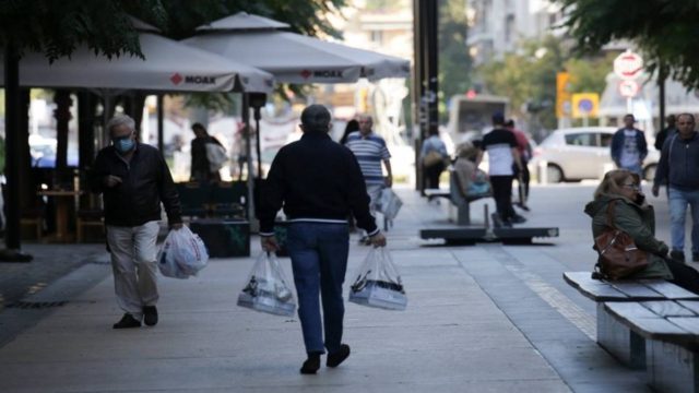 Αρχίζει το τέλος του lockdown: Οι 2 ημερομηνίες για κομμωτήρια και ανοιχτά καταστήματα με sms 13032