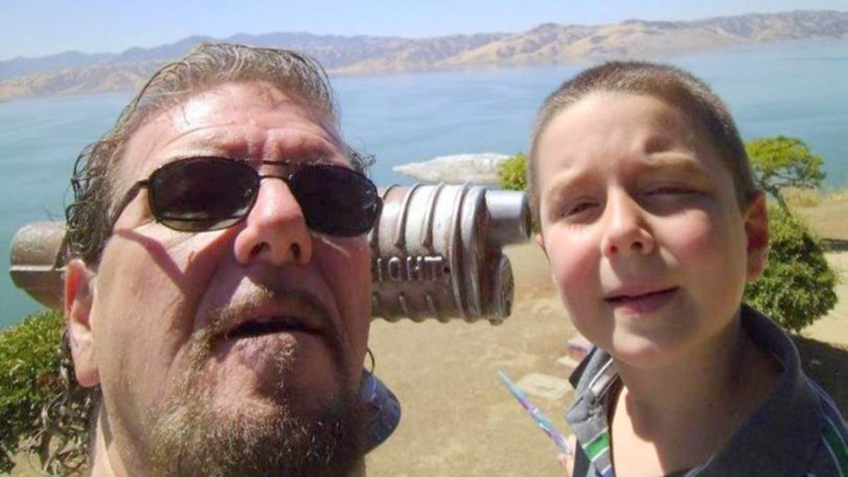 Βρήκε 500 ευρώ ξεχασμένα στο ΑΤΜ της τράπεζας – Δείτε τι τα έκανε και θα μείνετε άφωνοι…