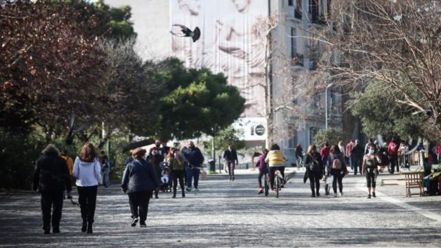 Κορωνοϊός: Σε κατάσταση συναγερμού η Αττική – “Βράζουν” Θεσσαλονίκη και Αχαΐα